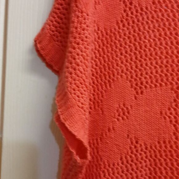Jon & anna New York, Coral Knit Top, Size L/XL - Picture 2 of 6